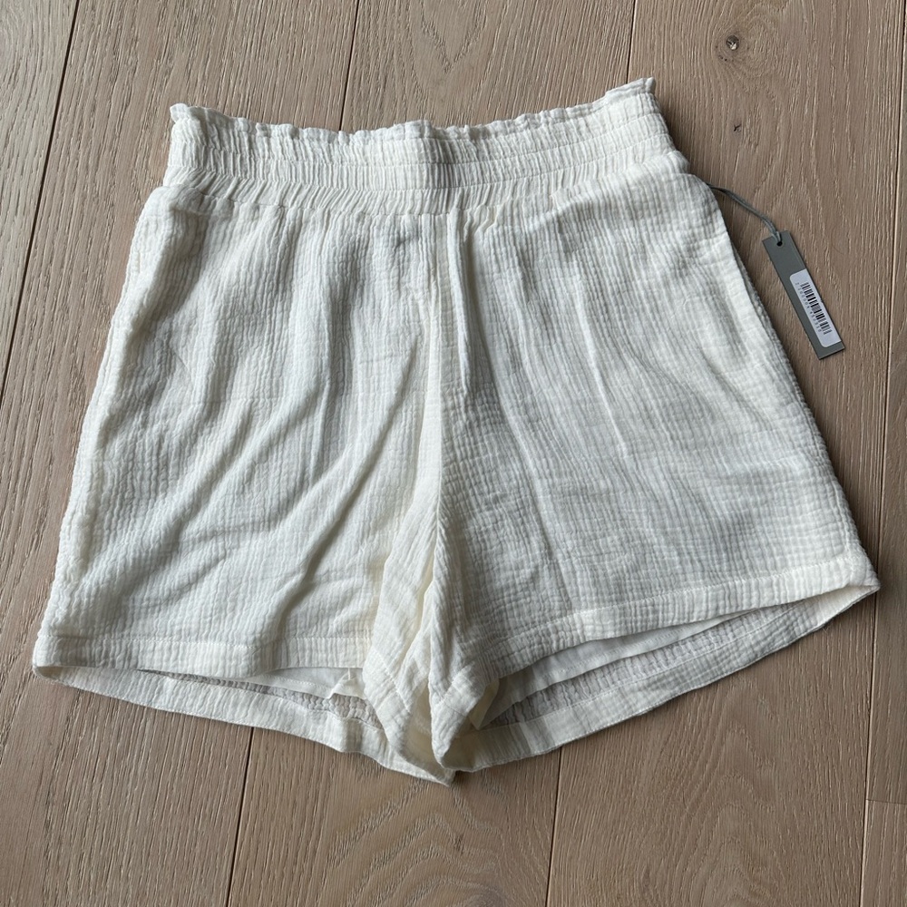 Tart Women's Off White Shorts